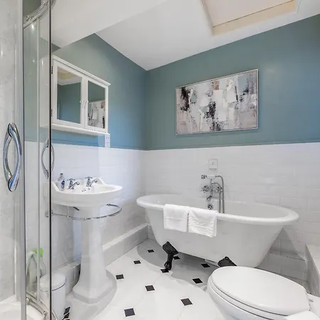 School Дом отдыха West Burton