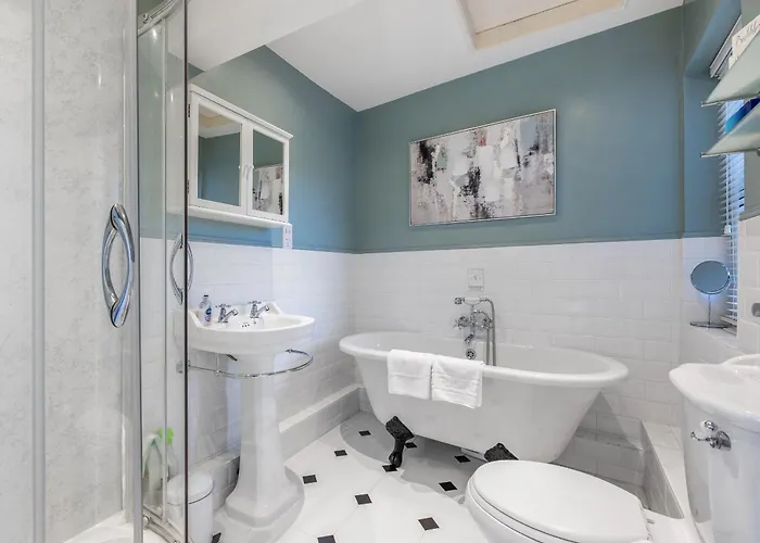 School Дом отдыха West Burton